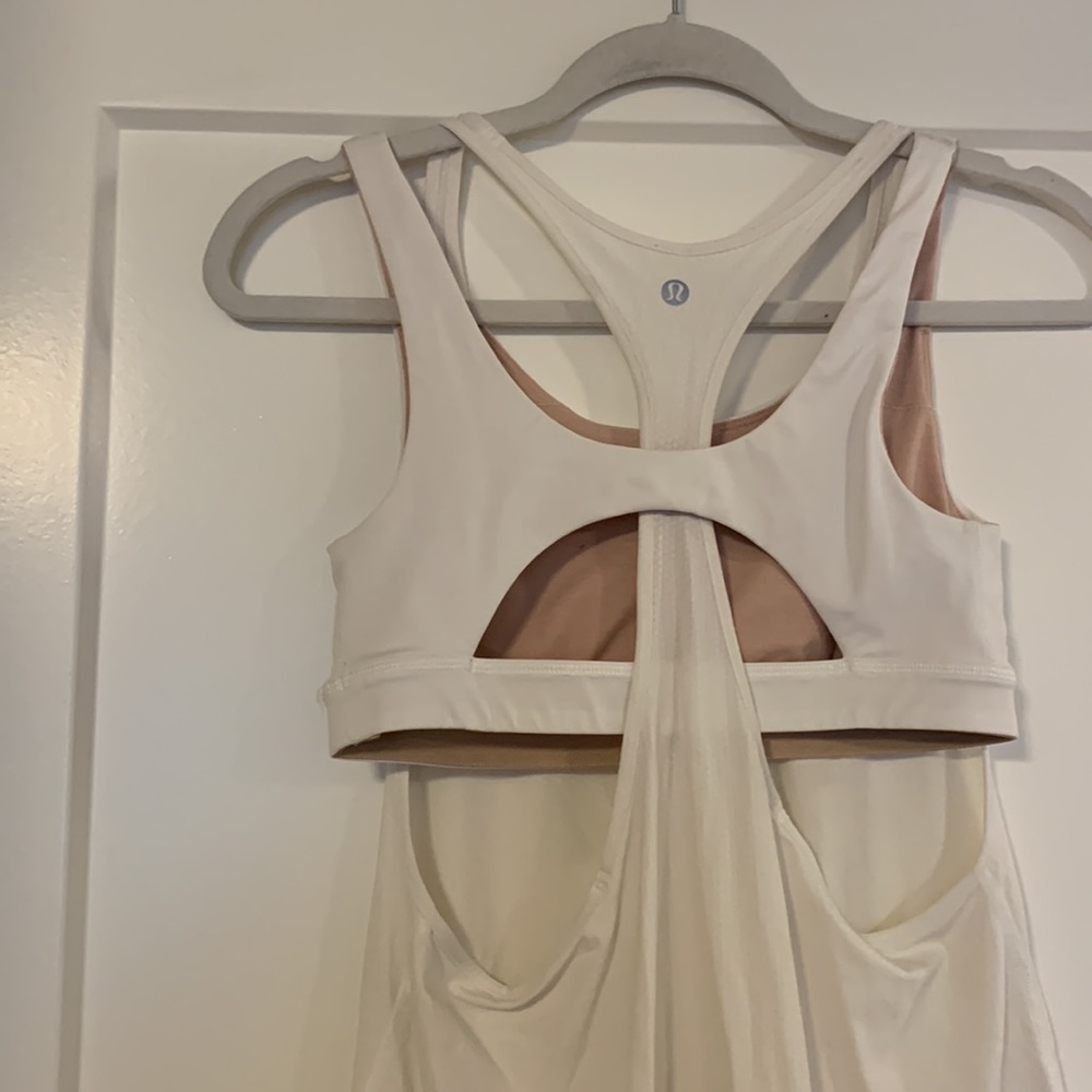 Lululemon Tank Top (Built In Bra) Size 6